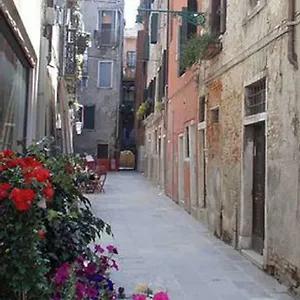 Appartement Ca' San Silvestro 2 Terrazze Nel Cuore Di, Venise